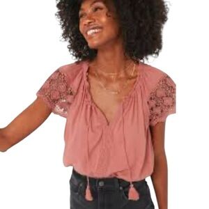 Old Navy | Crochet Flutter Sleeve Top Sz M GUC